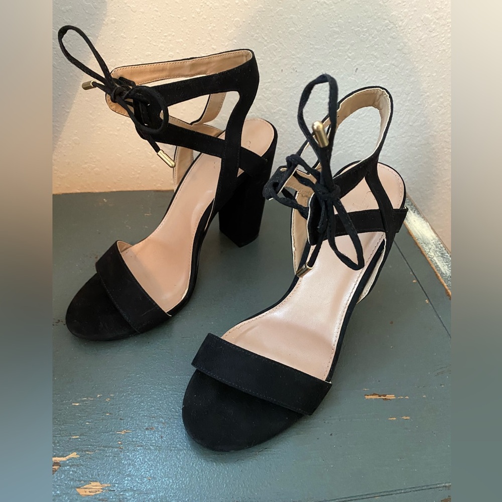 Charlotte Russe black suede heels - Picture 2 of 2